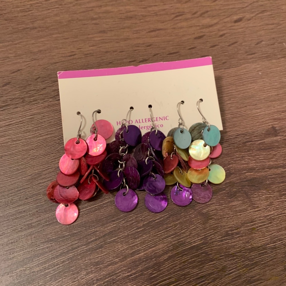 Hypo allergenic dangle earrings